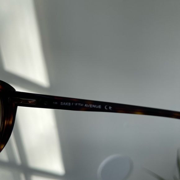 Vintage Saks on fifth Avenue sunglasses - Picture 6 of 9